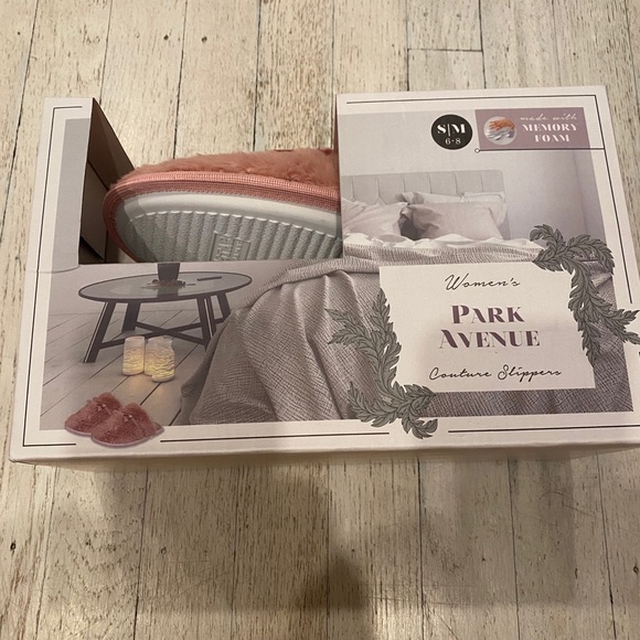 Park Ave couture pink slippers memory foam S/M - Picture 11 of 11